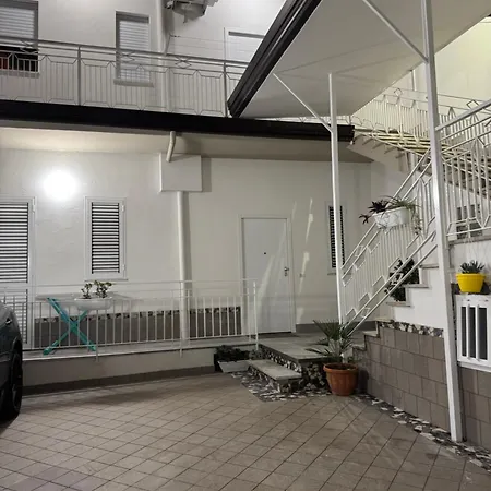 Piter House - Luxury & Private Parking Apartment Lusciano