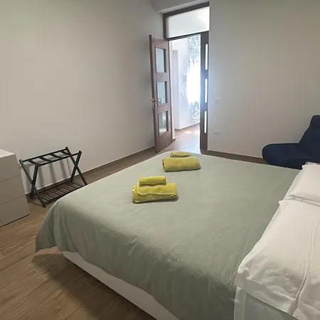 Piter House - Luxury & Private Parking Apartment