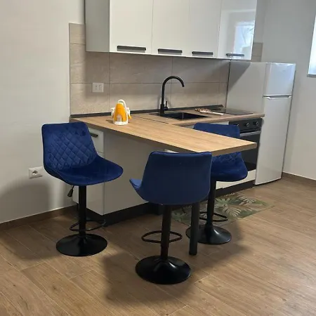 Piter House - Luxury & Private Parking Apartment