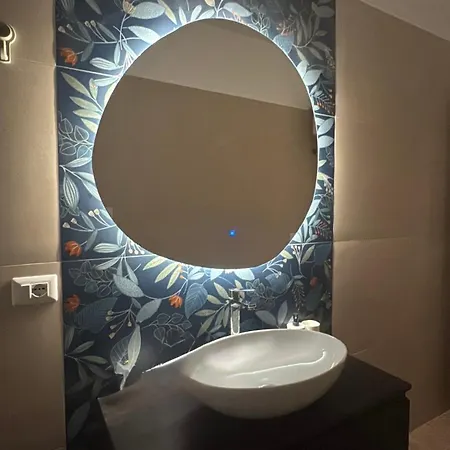 Piter House - Luxury & Private Parking Apartment Lusciano